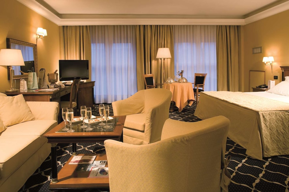 Ramada By Wyndham Naples 25/47