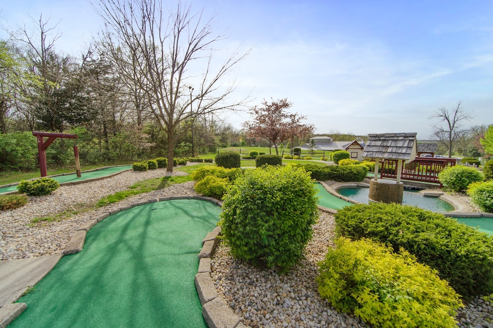 Holiday Inn Club Vacations Fox River Resort at Sheridan 4/47