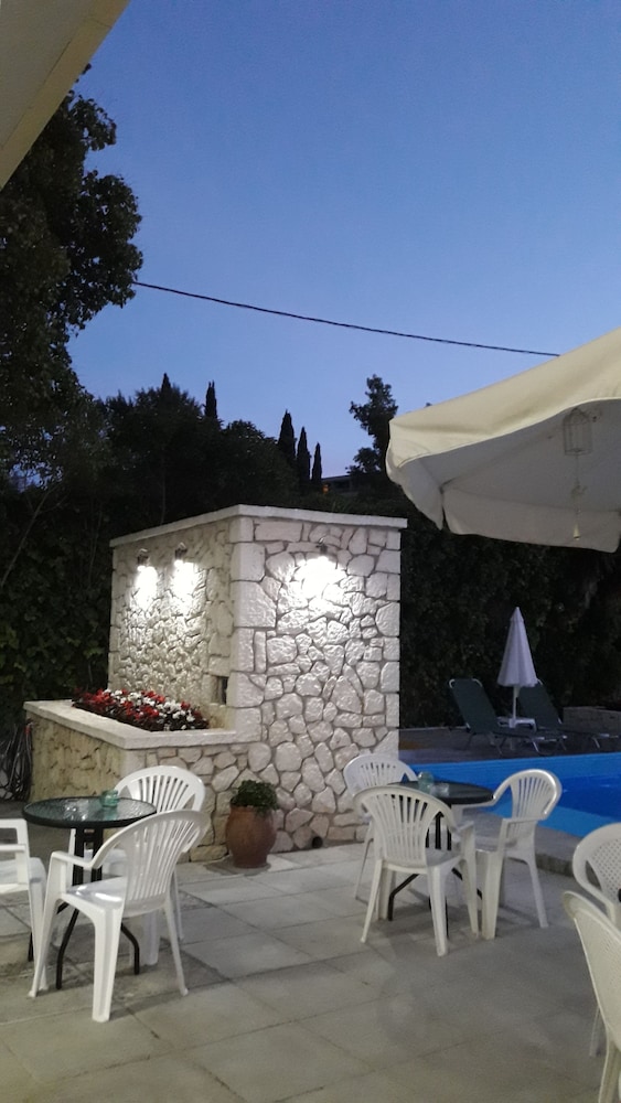 Angela Hotel & Apartments in CORFU