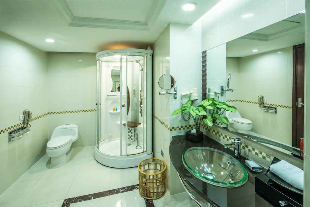 Guangzhou Phoenix City Hotel 62/63
