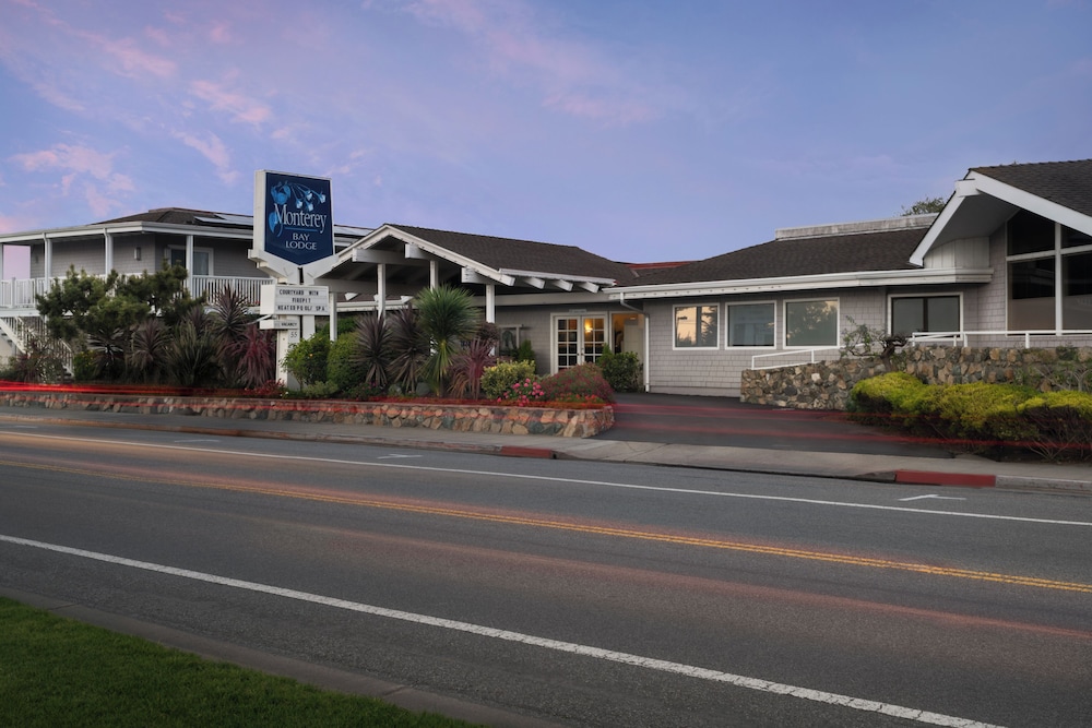 Monterey Bay Lodge 2/71