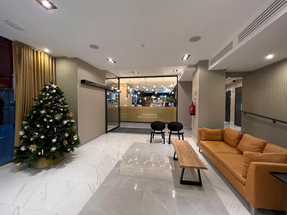 Hotel Avenida Gran Via 7/62
