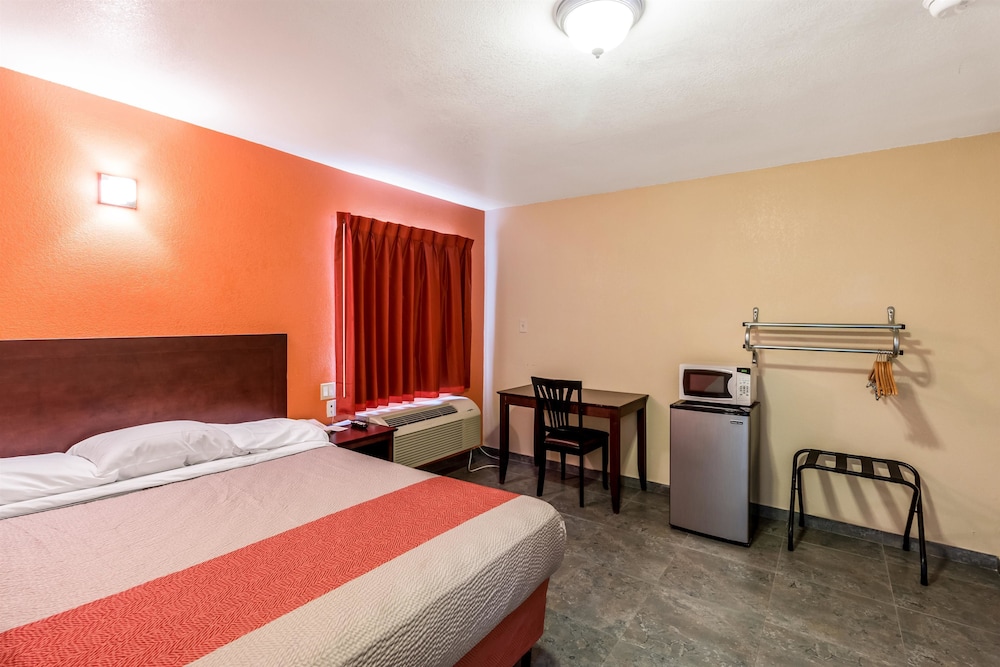 Motel6 Blythe, CA - South 19/71