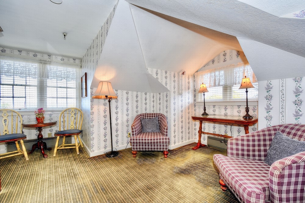 Centrella Inn 53/67