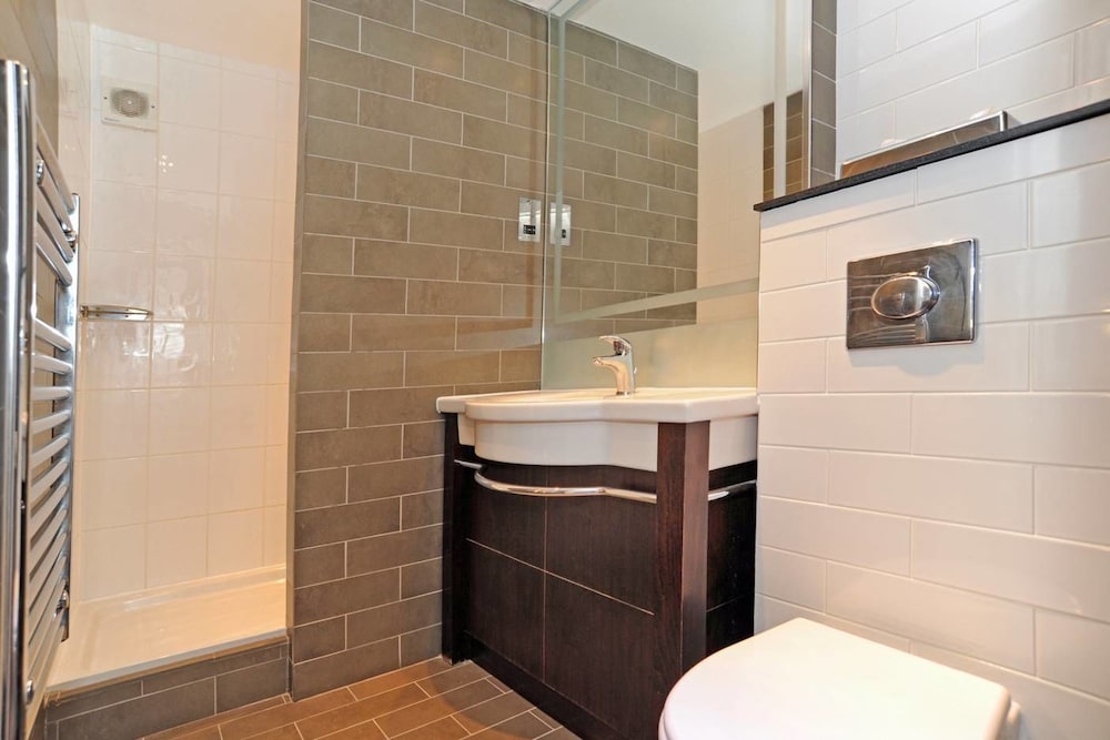 Belvilla Crewe City Centre Hotel - Lifestyle 60/61