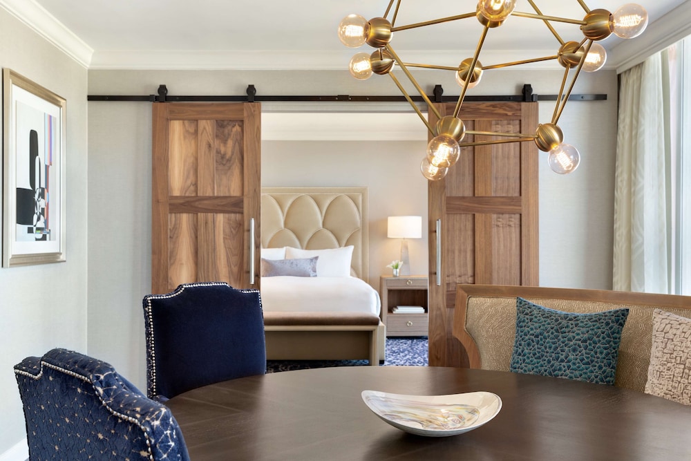 Fairmont Dallas 33/73
