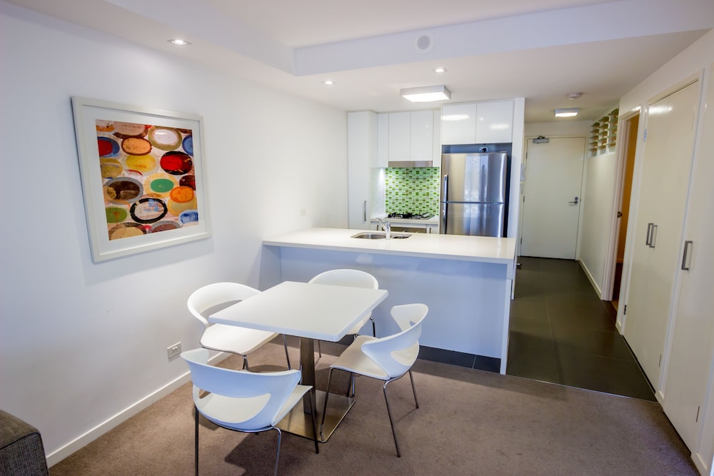 EASTWOOD APARTMENTS 38/46