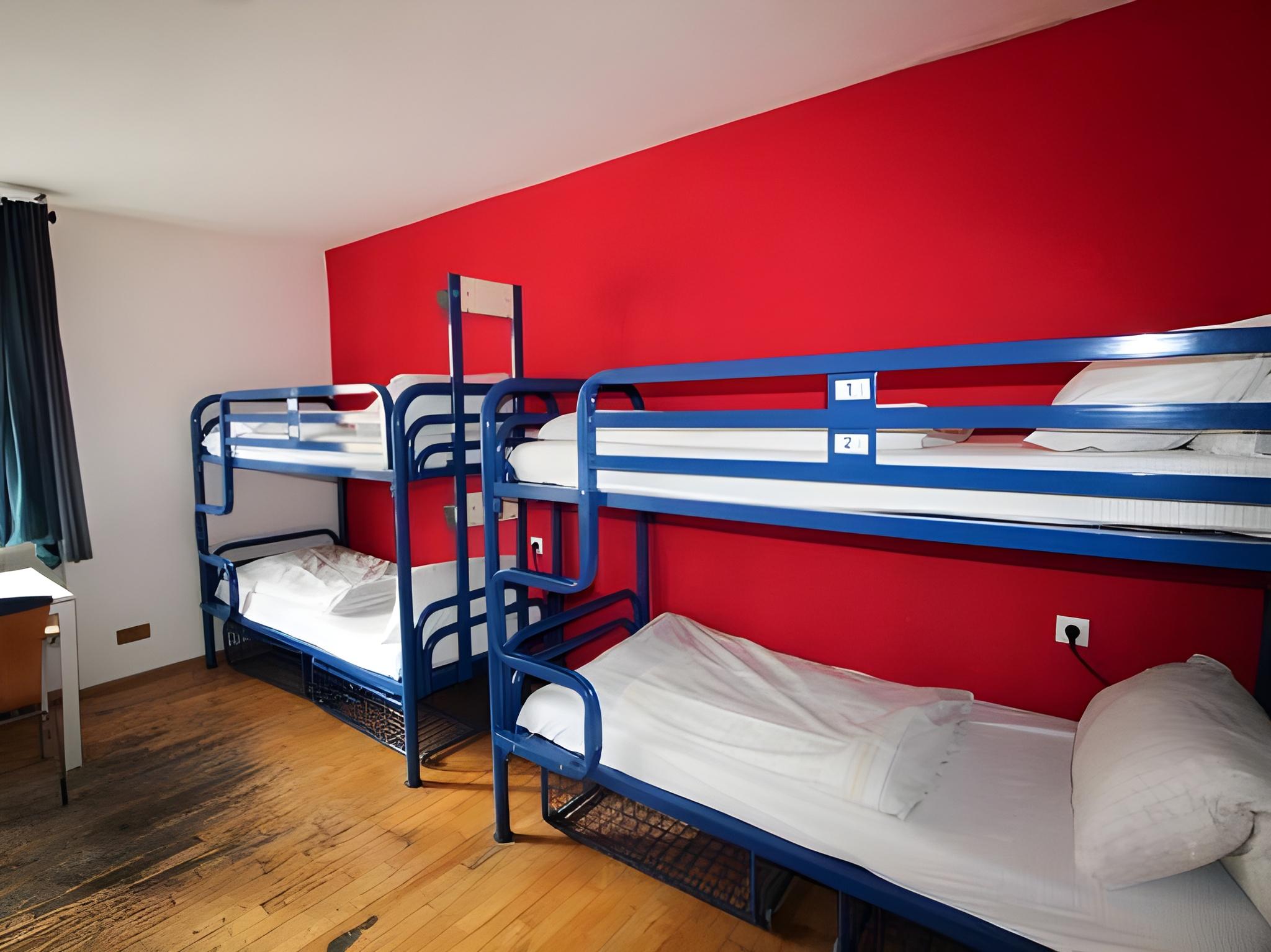 Room, Quintuple, 3 Bunk Beds, Shared Bathroom، The 4 You Hostel Hotel 2/3
