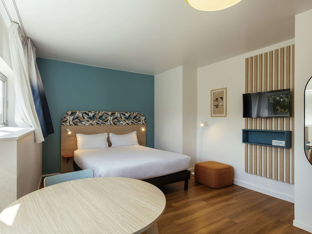 STUDIO, DOUBLE BED