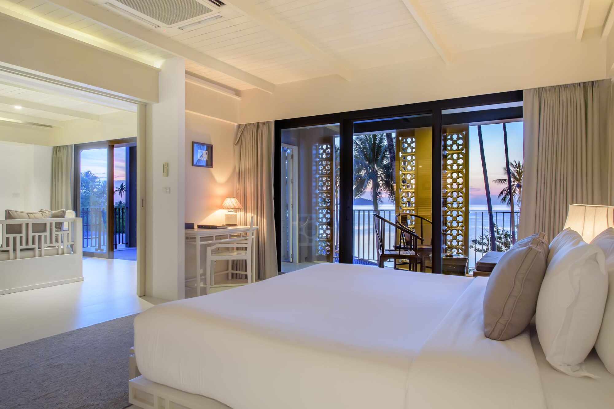 Suite, King Bed, Beach Front