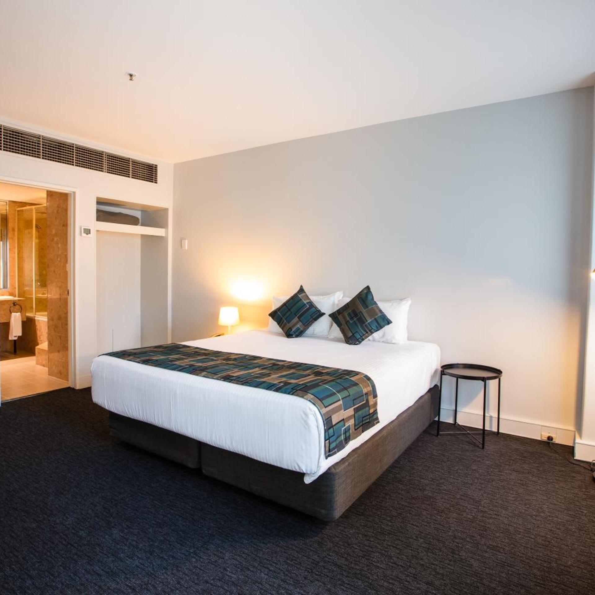 Executive, Suite