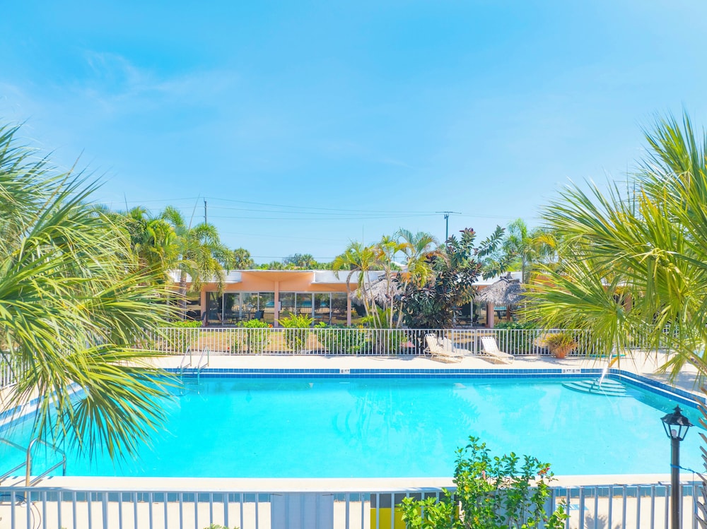 Warm Mineral Springs Motel 40/45