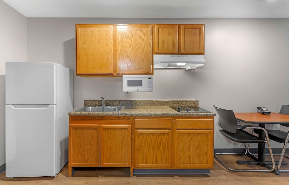 Extended Stay America - Select Suites Fort Myers - Northeast 6/39