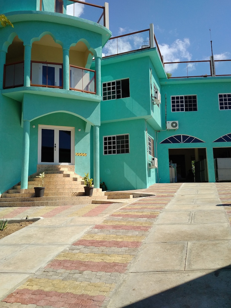 Negril Sky Blue Resorts 7/50