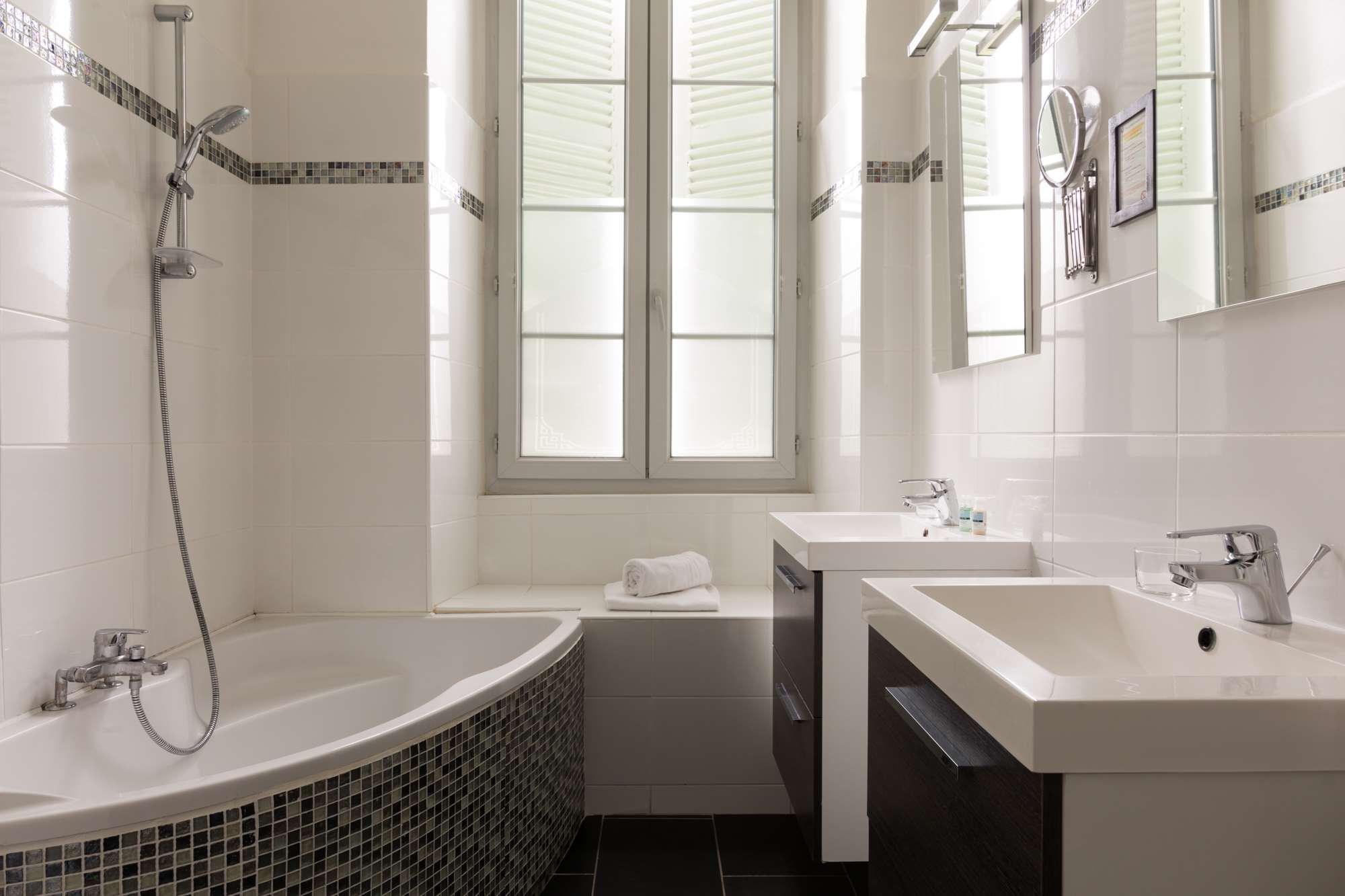 The Originals Boutique, Villa Montpensier, Pau (Inter-Hotel) 47/50