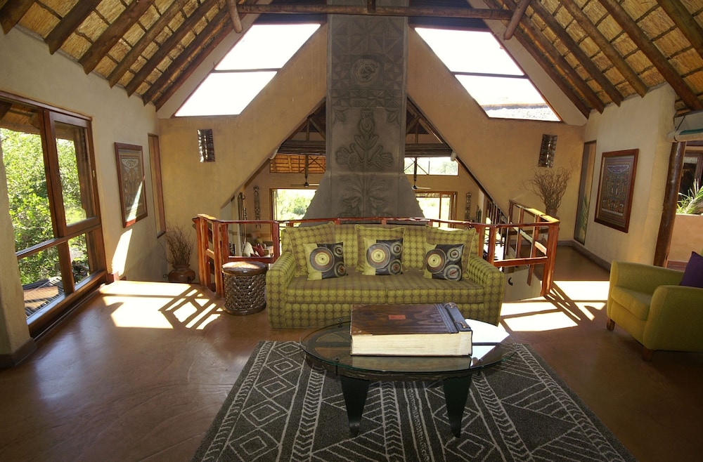 Lukimbi Safari Lodge 26/49