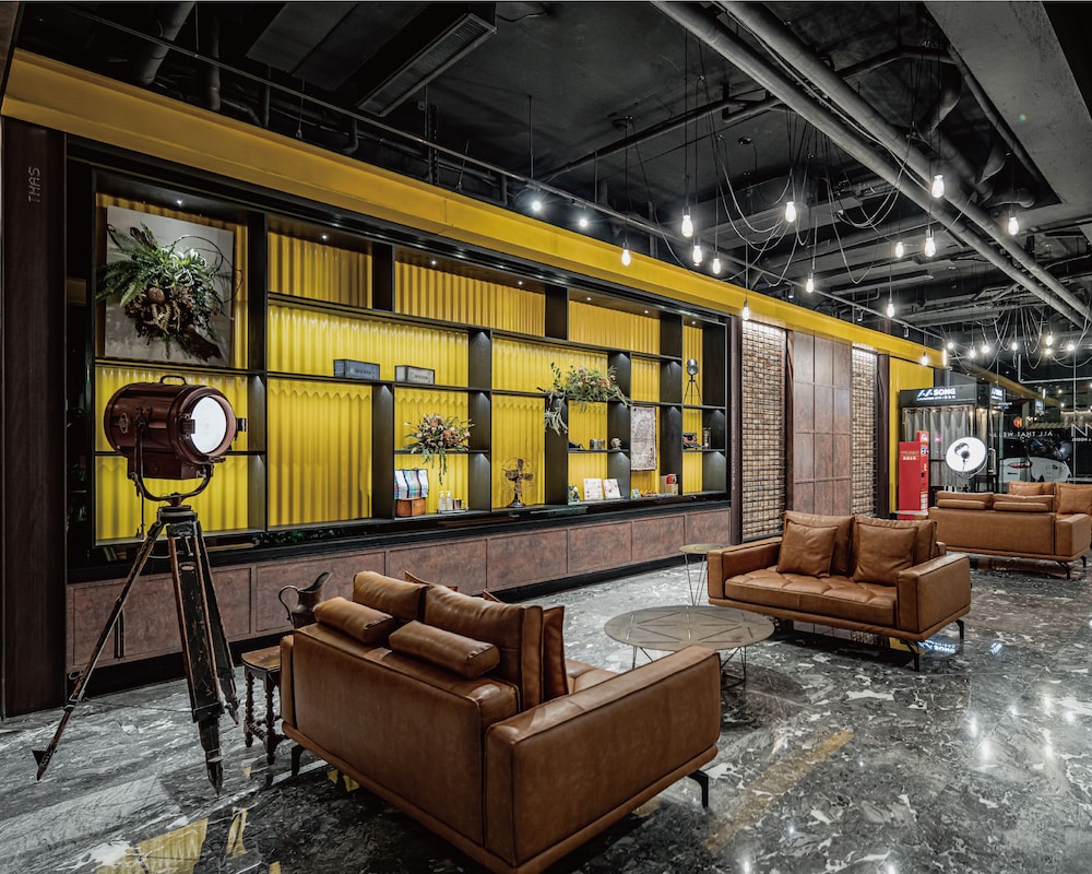 Oinn Hotel and Hostel 10/56