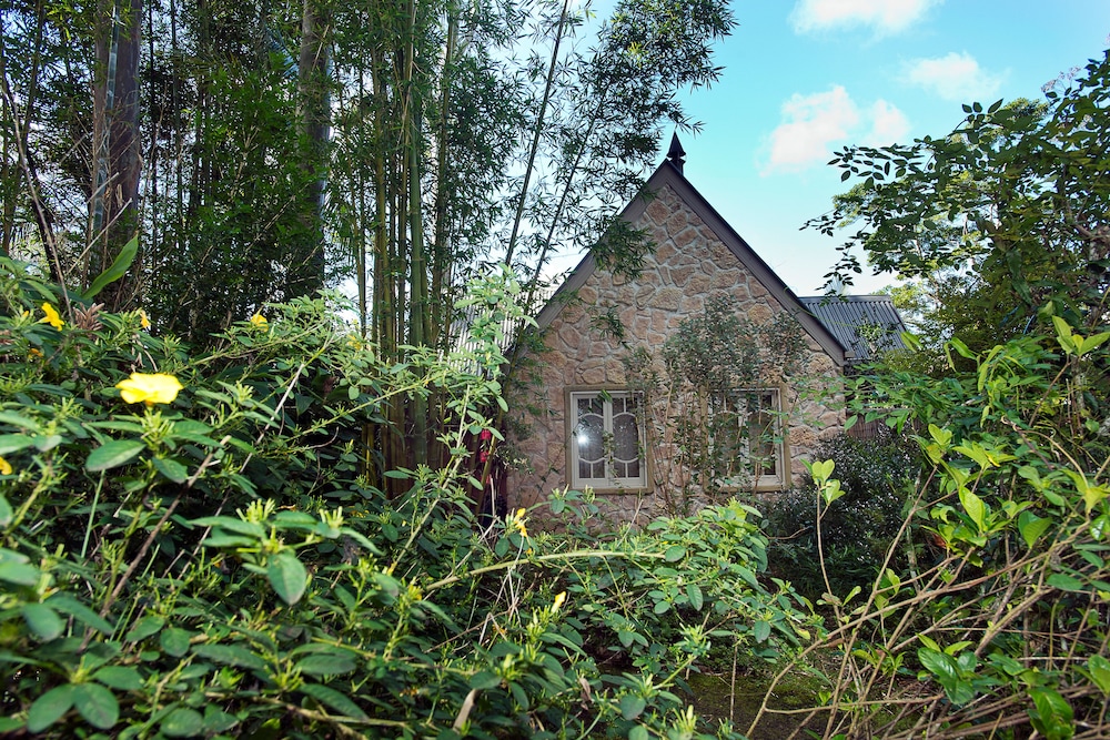 WITCHES FALLS COTTAGES 47/51