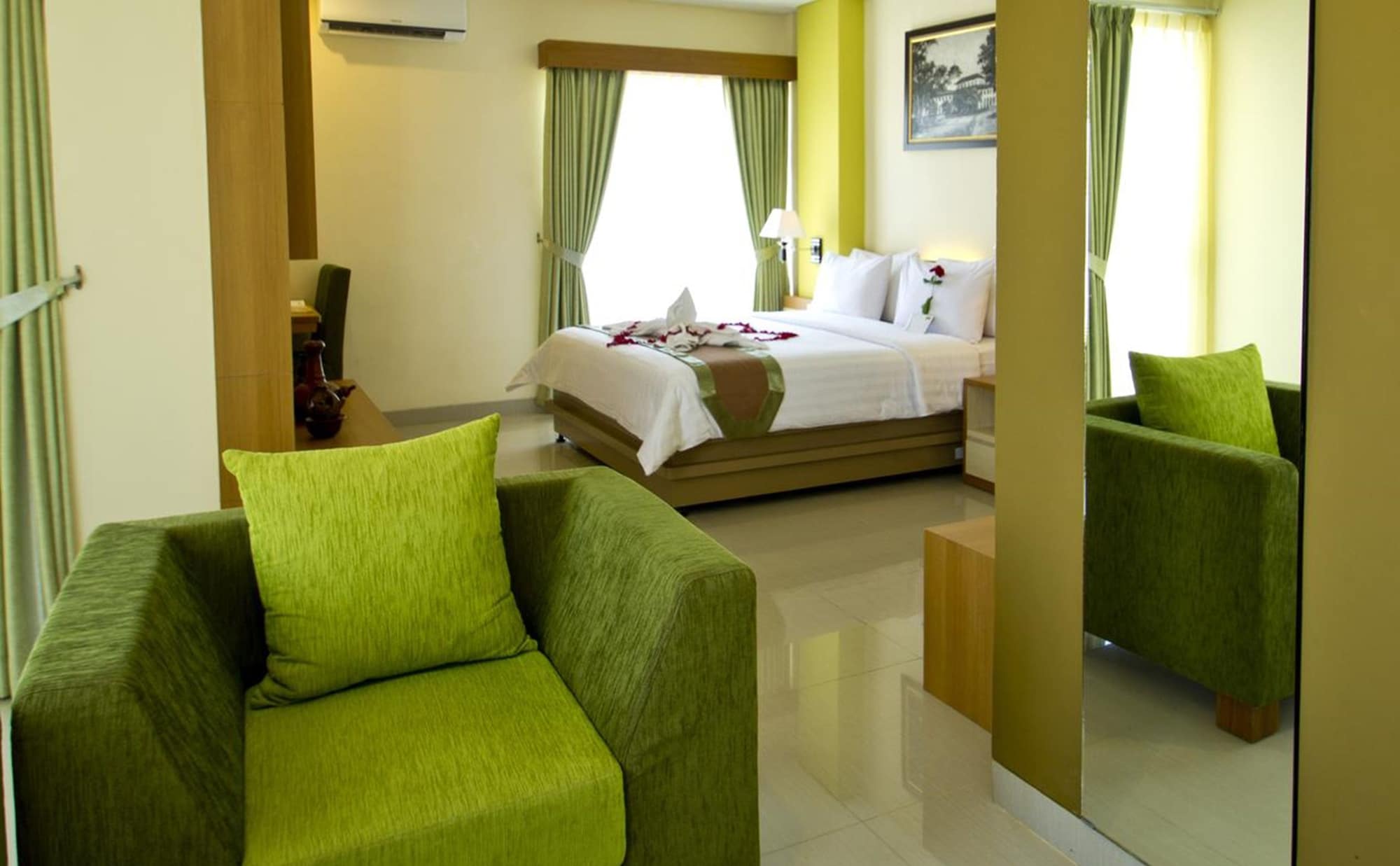 Suite, King Bed