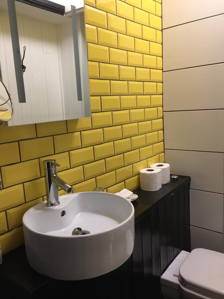 manorhaus Llangollen 44/50