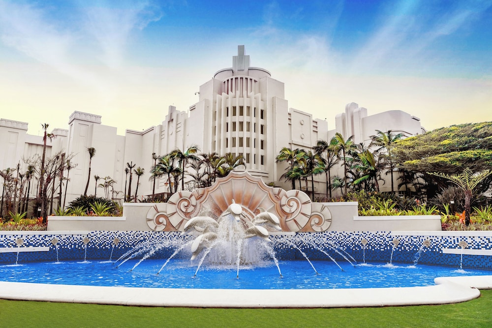 Suncoast Hotel And Towers 50/54