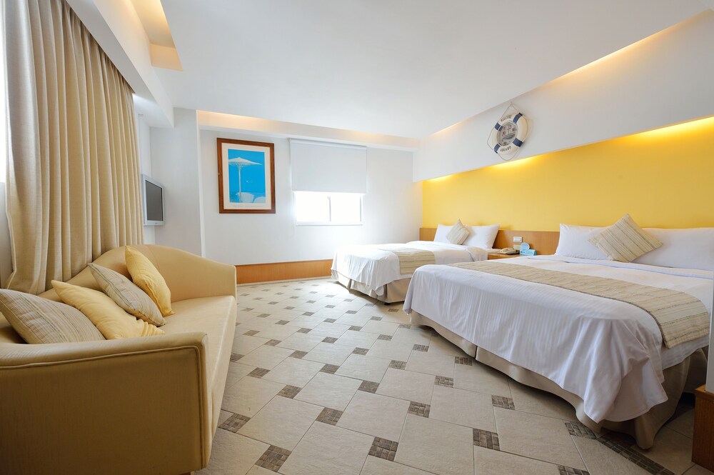 Hotel Ever Spring 32/68