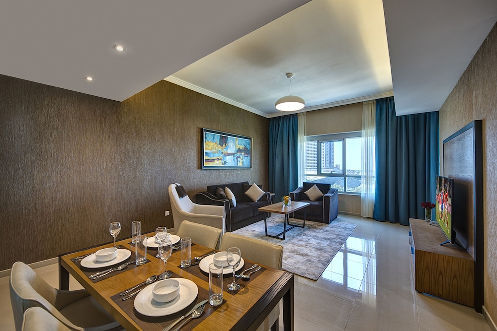 Class Hotel Apartments 18/30