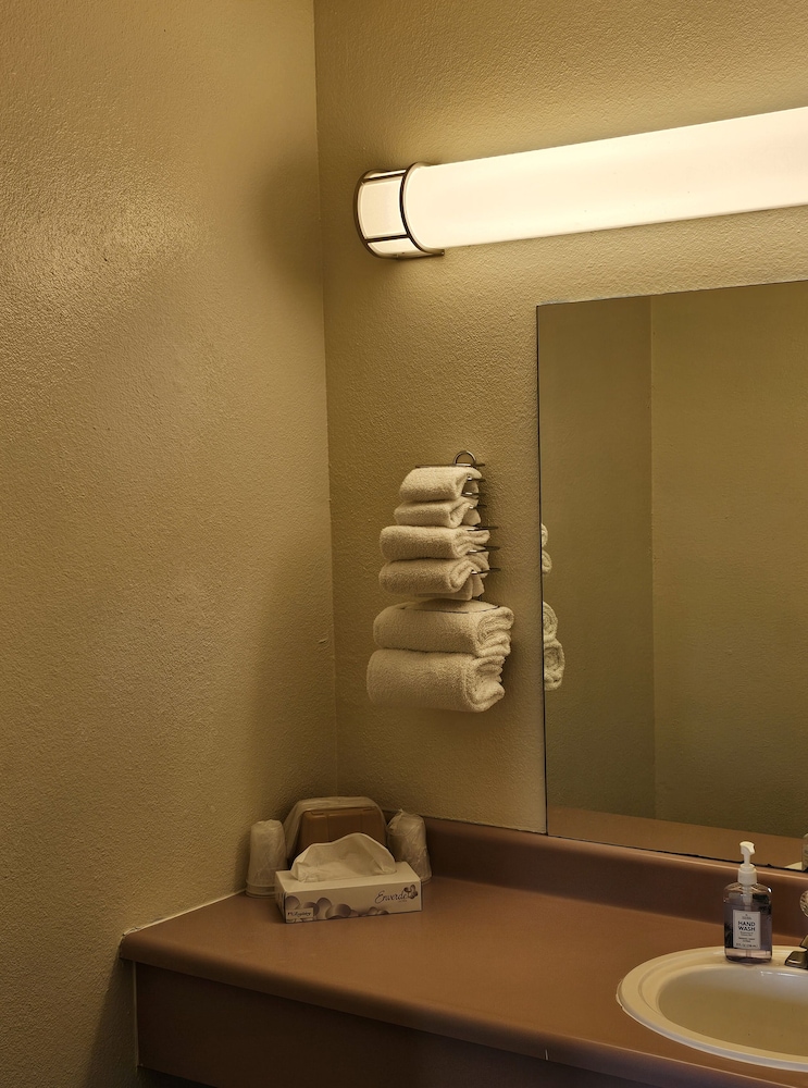 Sumner Motor Inn 39/55