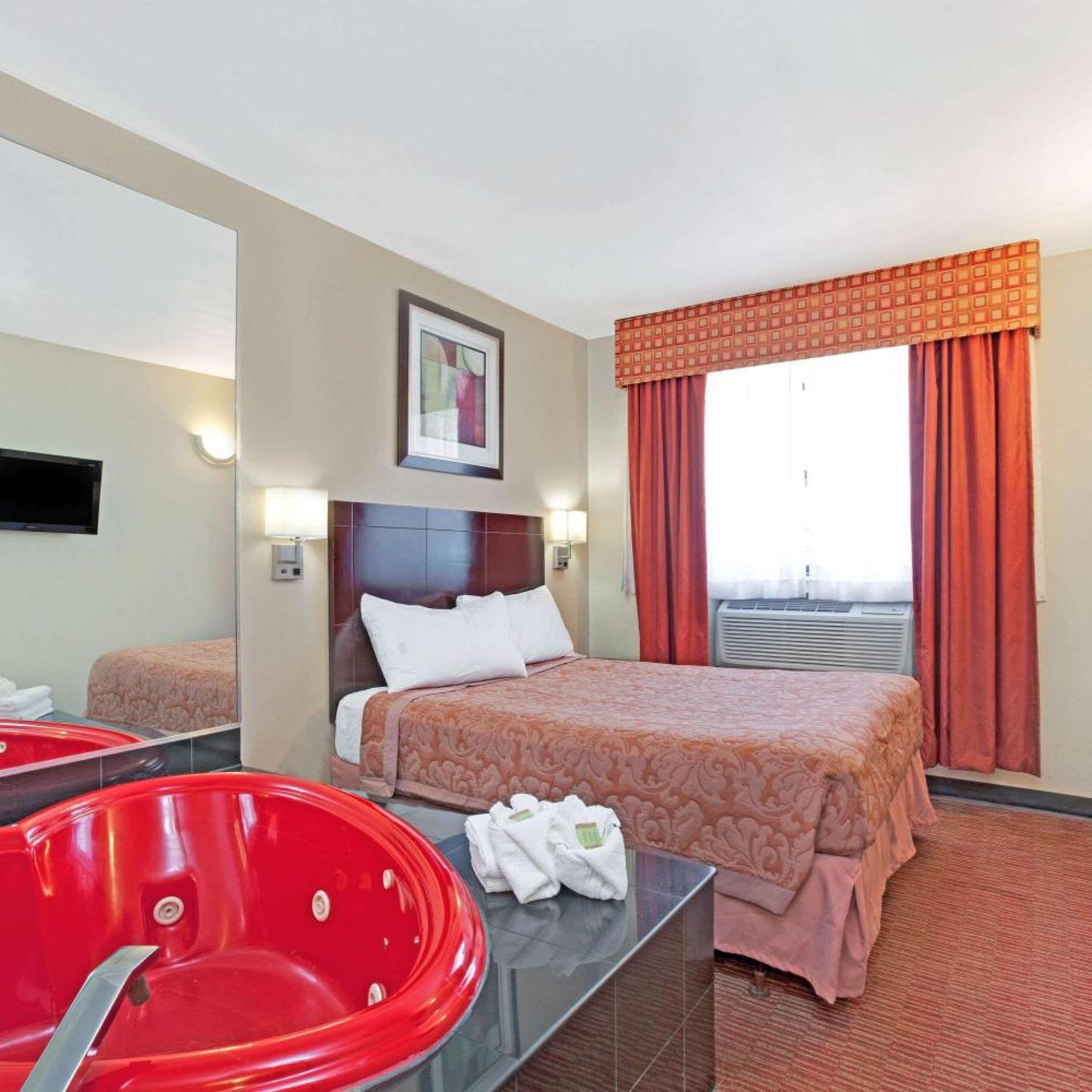 Super 8 by Wyndham Long Island City LGA Hotel 16/26
