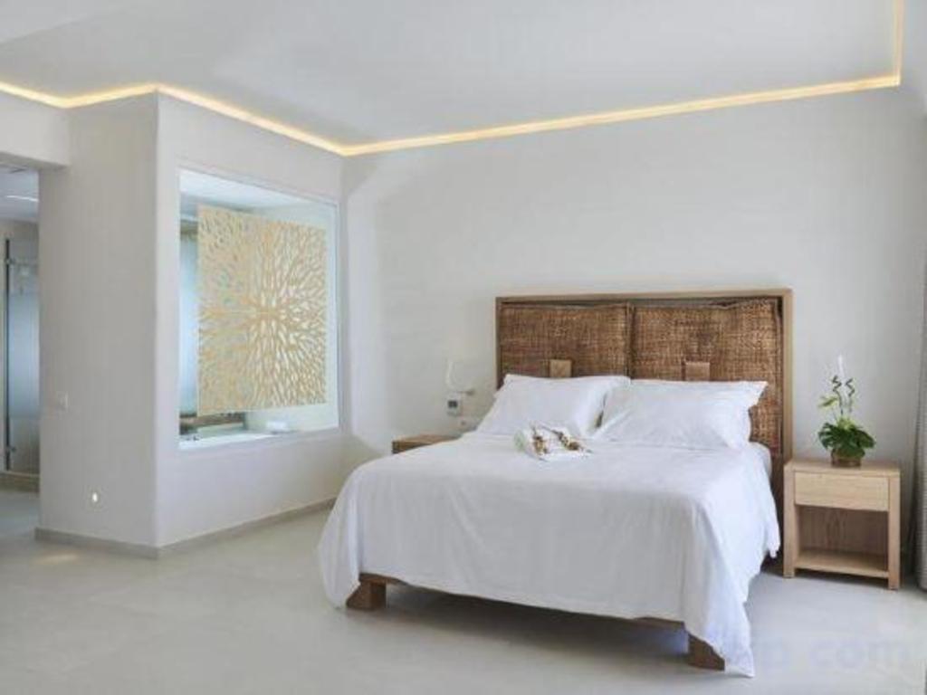 Exclusive, Maisonette, Queen Bed, Partial View, Sofa, Private Pool