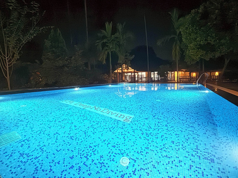 Jungle Safari Resort 20/50