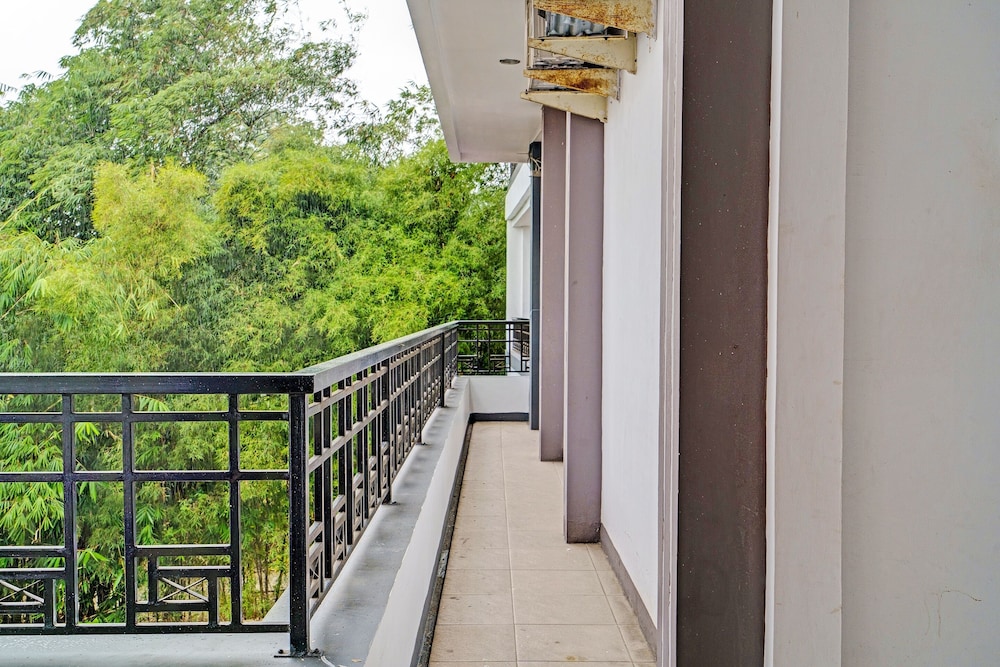 Super OYO Collection O 92277 Setra Priangan Guest House 35/39