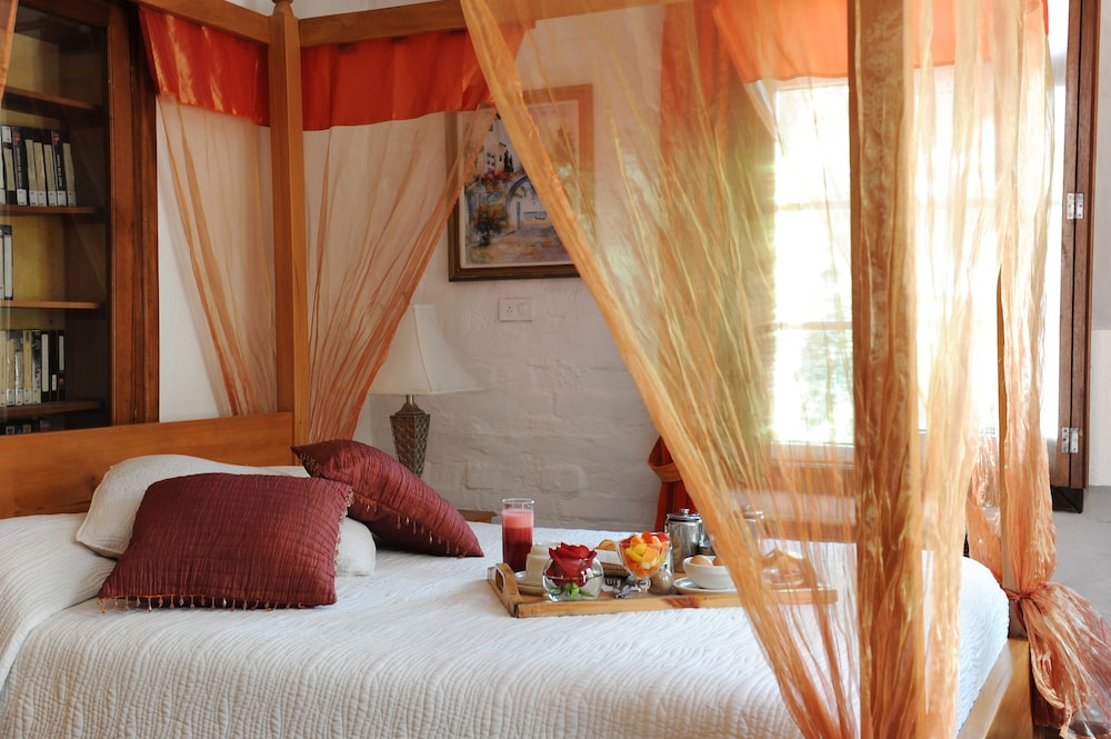 GARDEN, DELUXE, SUITE