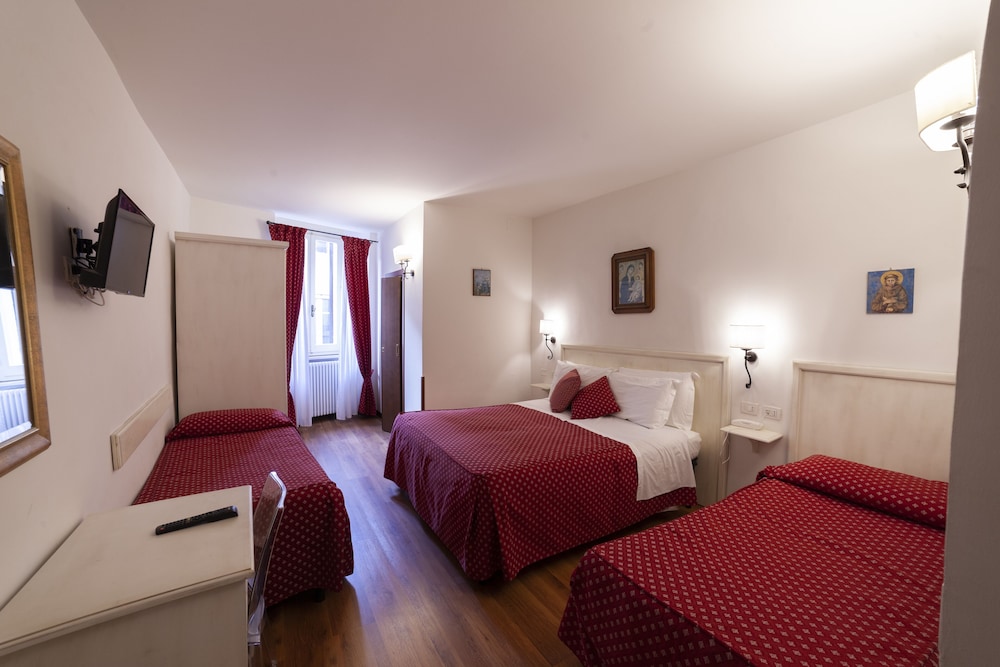 Hotel Pax 7/36