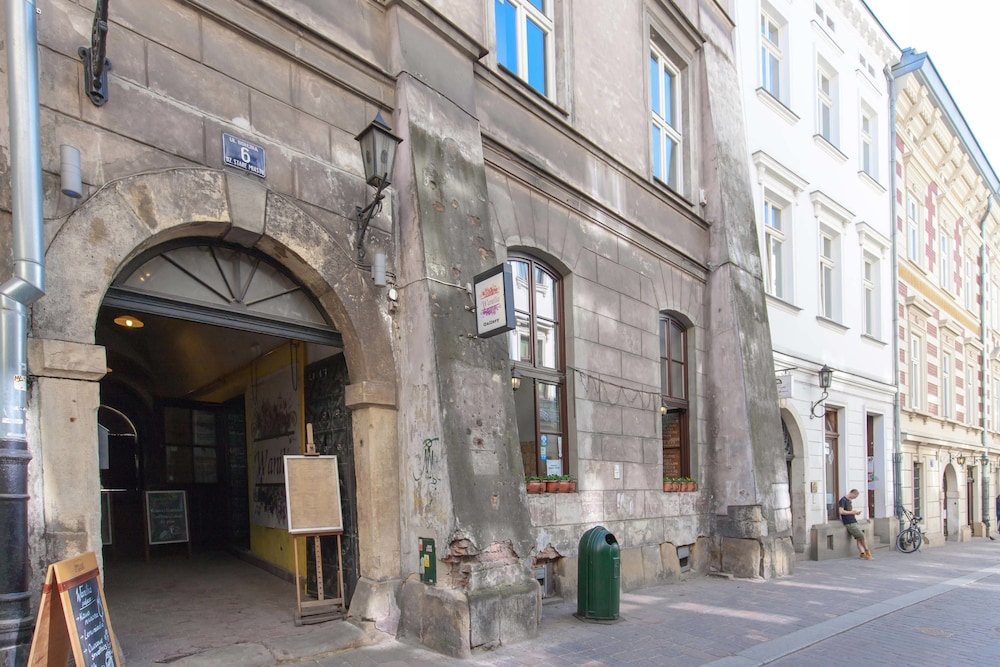 Draggo House- Hostel 62/68