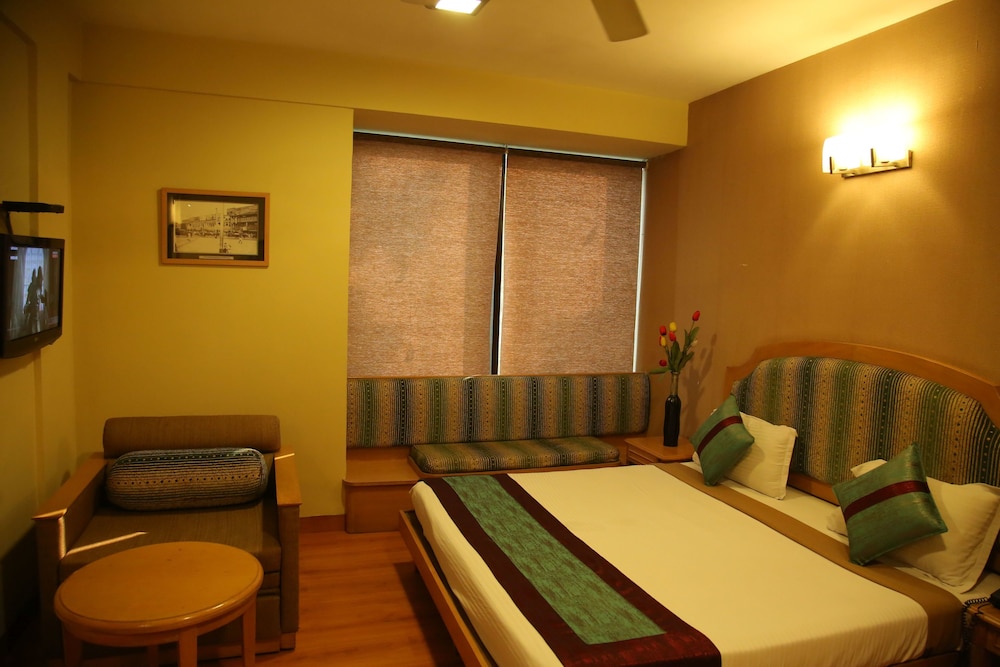 HOTEL SUDESH TOWER 28/37