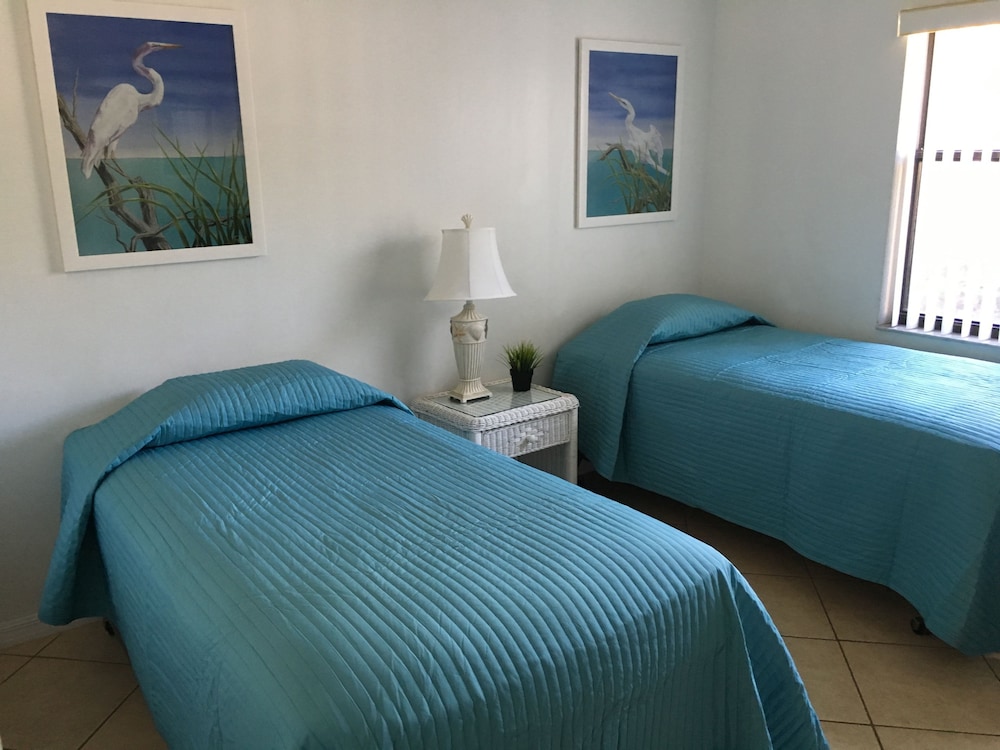 Shorewalk Vacation Villas 7/45