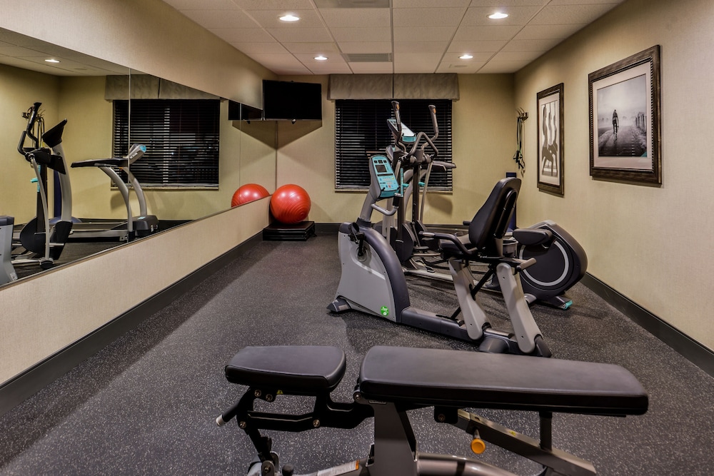 Holiday Inn Express Hotel And Suites Emporia Northwest 29/45