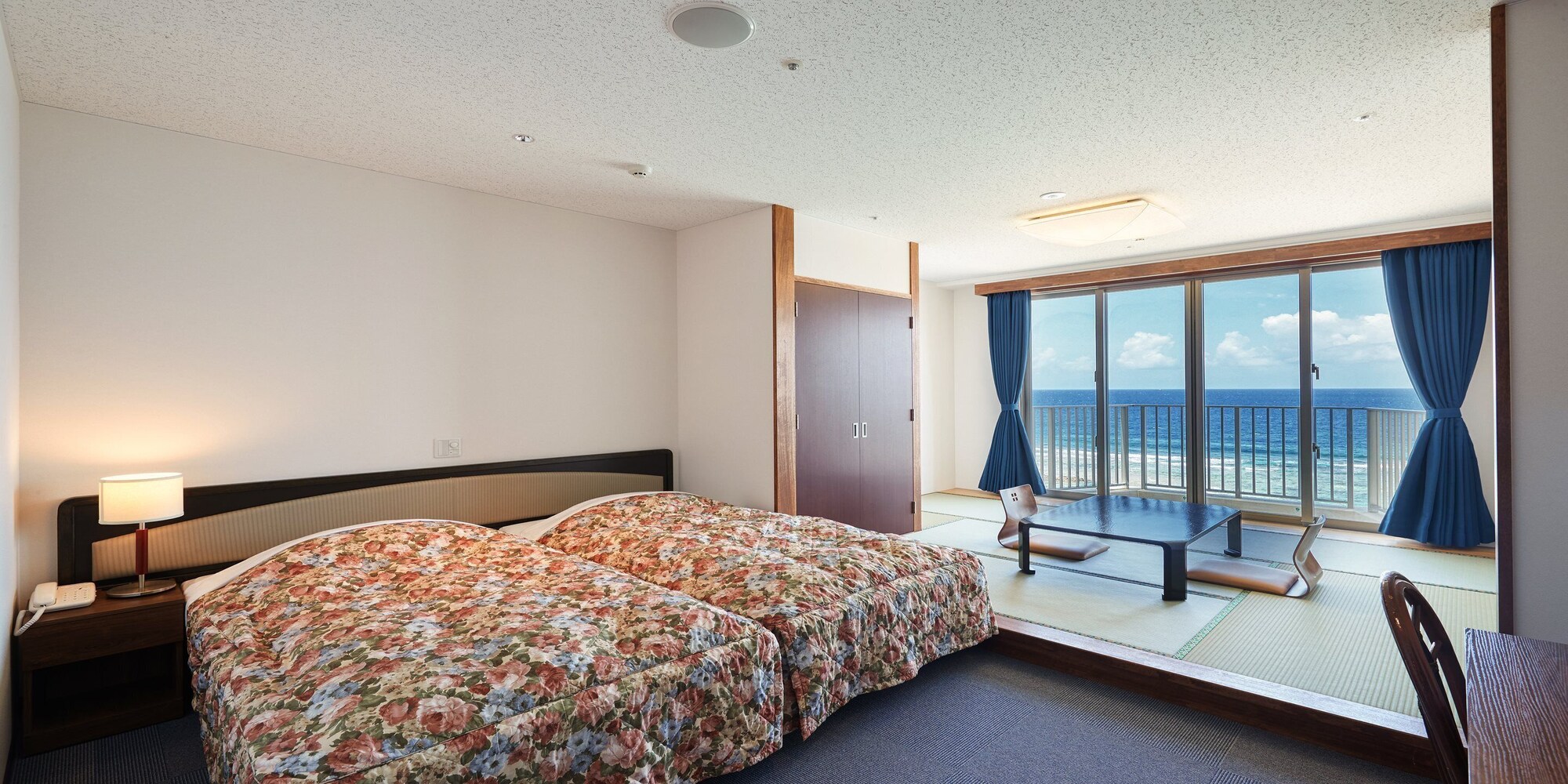JAPANESE WESTERN, SEA VIEW