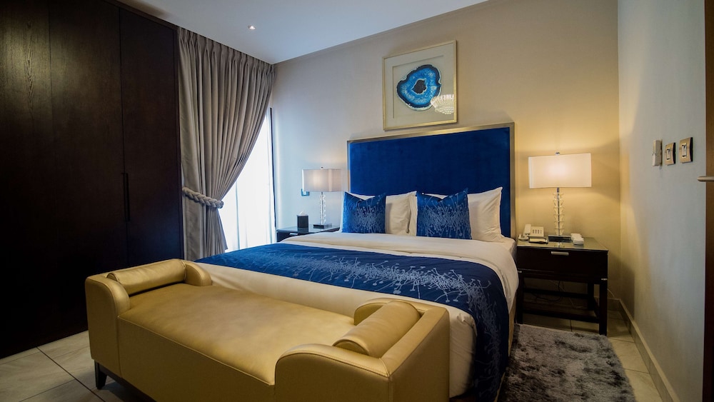 Oak Plaza Suites 22/66