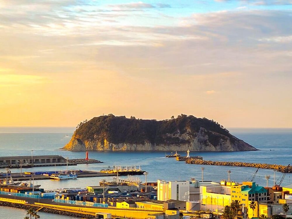 Hotel Bridge Seogwipo 42/50