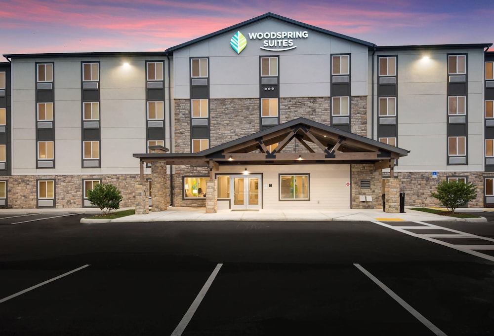 WoodSpring Suites Tampa Airport North Veterans Expressway 7/40