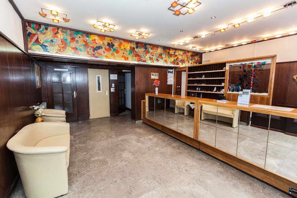 Hotel Zagreb 2/16