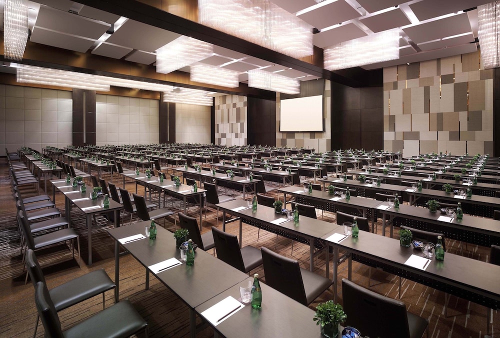 New World Makati Hotel 45/47