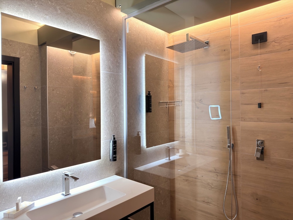 Alevic Hotel Sirmione 66/69