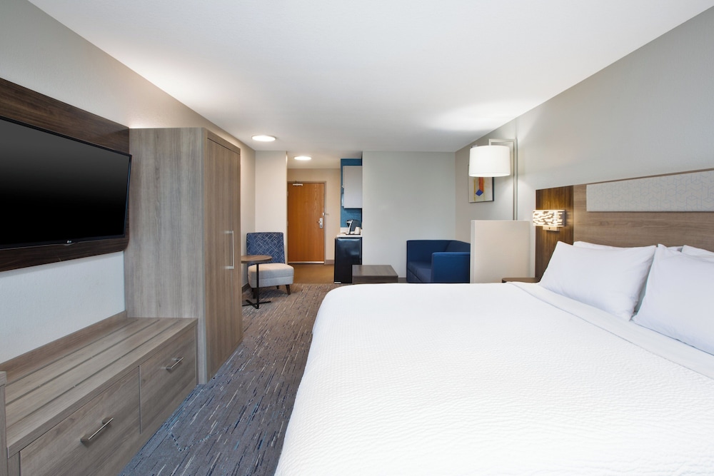 جناح بسرير كينج لذوي الإعاقة، Holiday Inn Express Hotel And Suites Buffalo 2/7