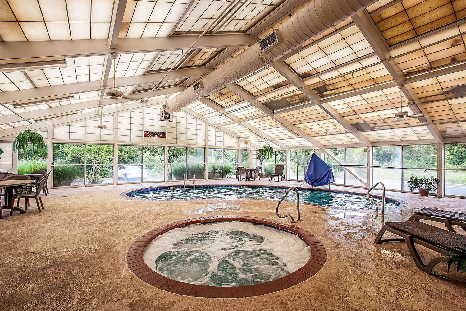 La Quinta Inn & Suites by Wyndham Memphis I-240 6/15