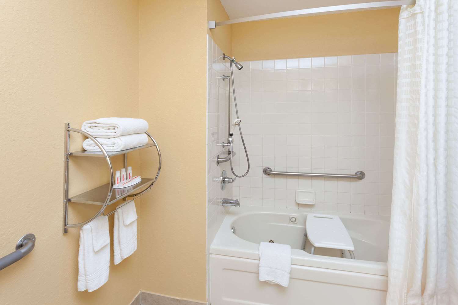 Econo Lodge Chillicothe IL 24/25