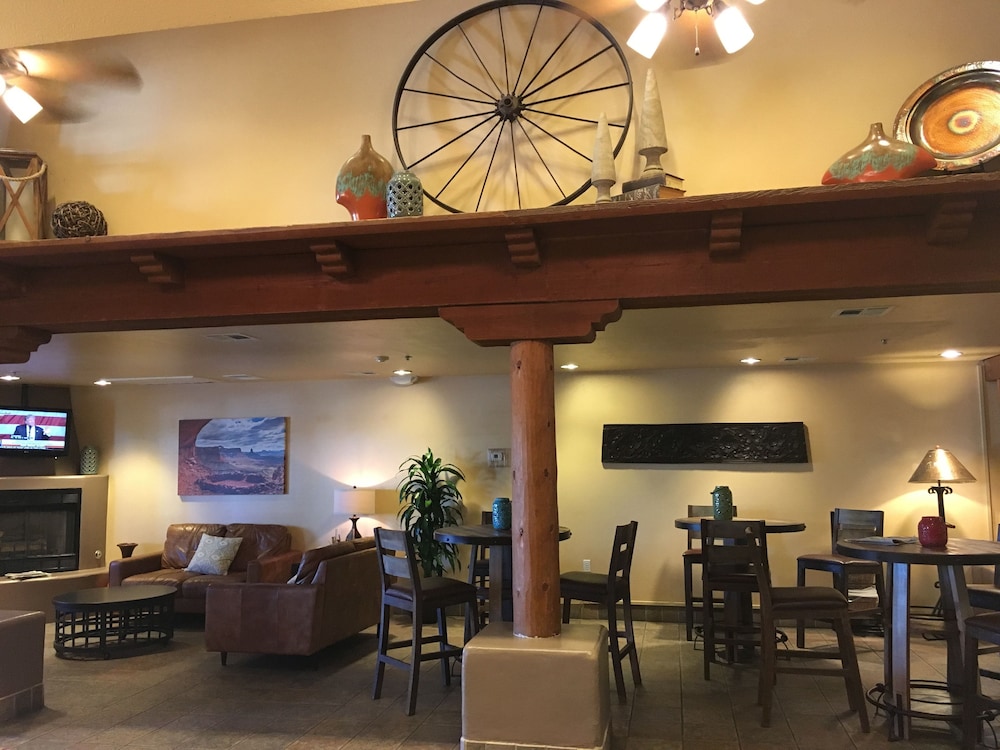 Red Lion Inn and Suites Goodyear Phoenix 33/36