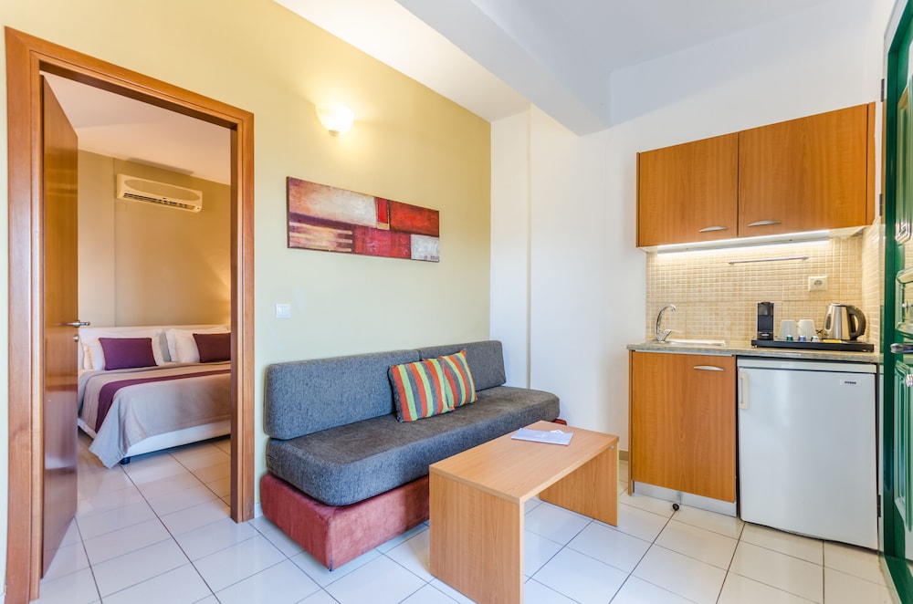Pela Mare Hotel 55/77